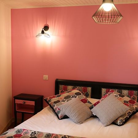 Les Pins Restaurant Et Chambre D'Hotes Сийан-ла-Каскад Экстерьер фото