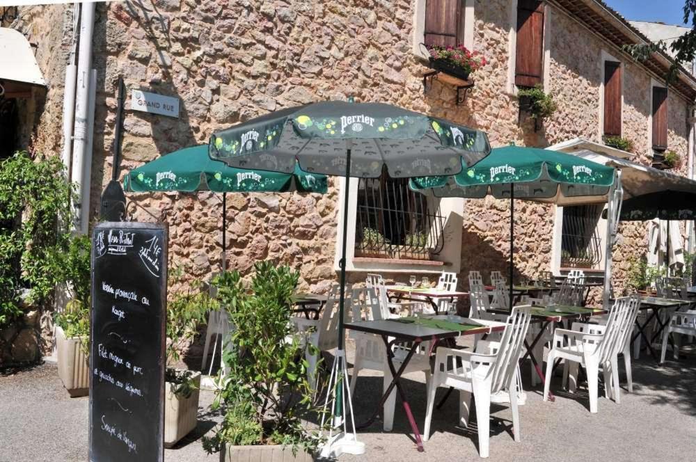 Les Pins Restaurant Et Chambre D'Hotes Сийан-ла-Каскад Экстерьер фото