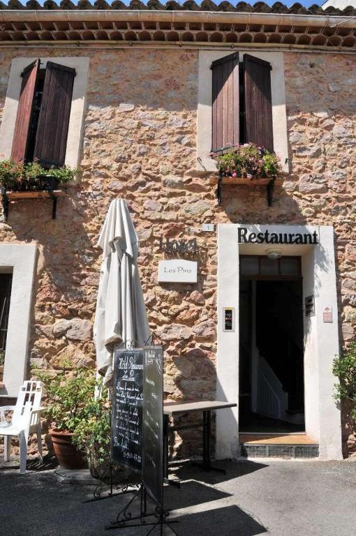 Les Pins Restaurant Et Chambre D'Hotes Сийан-ла-Каскад Экстерьер фото