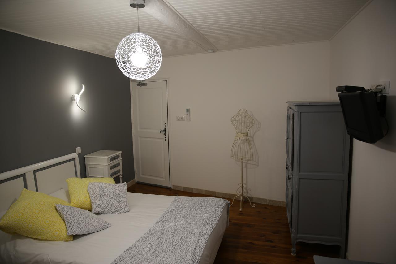 Les Pins Restaurant Et Chambre D'Hotes Сийан-ла-Каскад Экстерьер фото