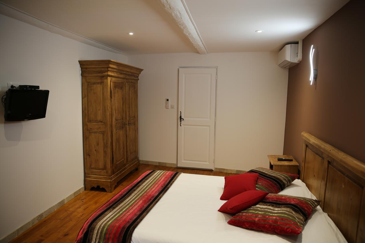 Les Pins Restaurant Et Chambre D'Hotes Сийан-ла-Каскад Экстерьер фото
