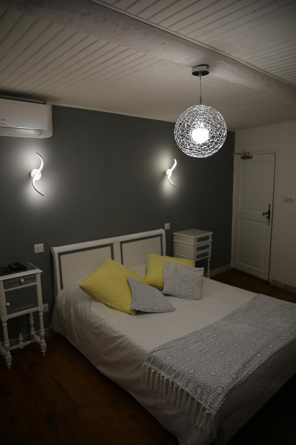 Les Pins Restaurant Et Chambre D'Hotes Сийан-ла-Каскад Экстерьер фото